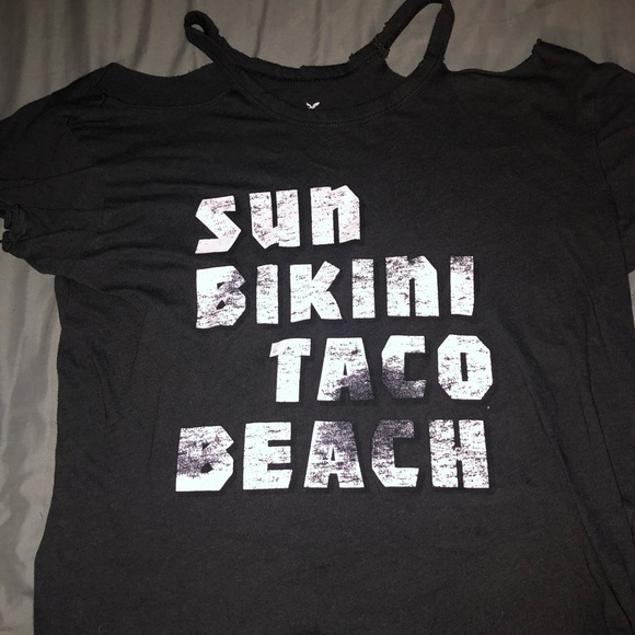 American Eagle Outfitters Tops - black retro american eagle